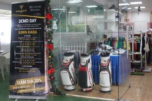 Người yêu Golf Hà Thành hào hứng thử gậy Kentack tại FLC Golfnet